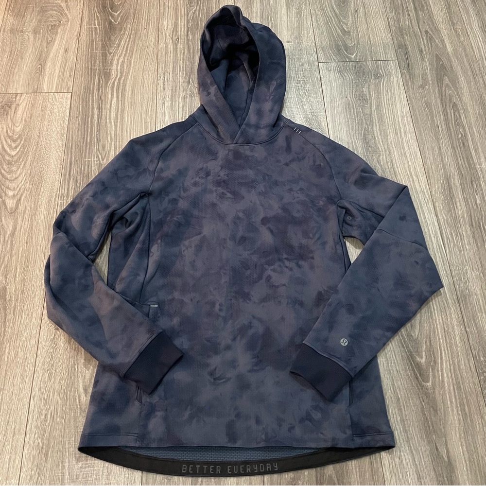 Men’s Lululemon Textured Tech Hoodie
Diamond Dye Iron Blue True Navy size Medium